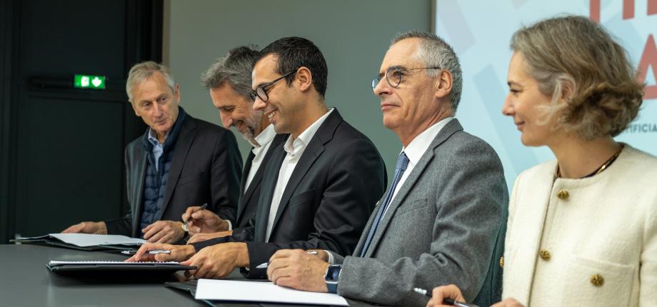Schneider Electric renouvelle son mécénat avec Hi! PARIS pour accélérer la recherche en IA et former de nouveaux talents